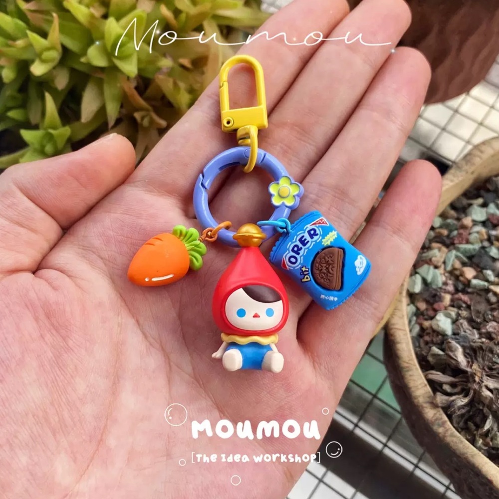 POP MART pucky keychain